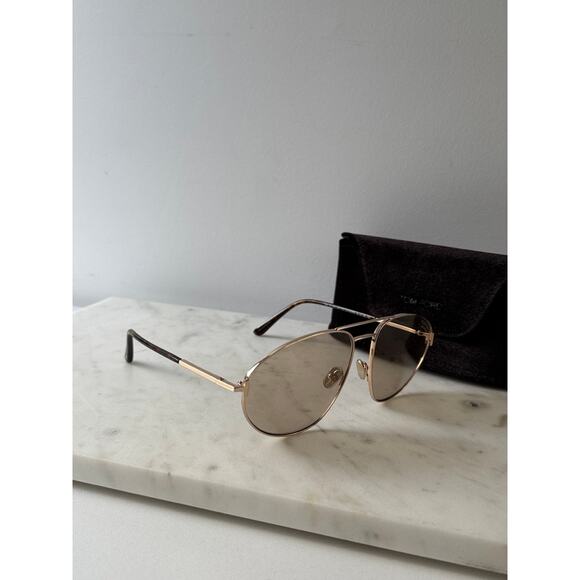 NEW Tom Ford FT1095 Ken Photochromic Aviator Sunglasses - Picture 4 of 8